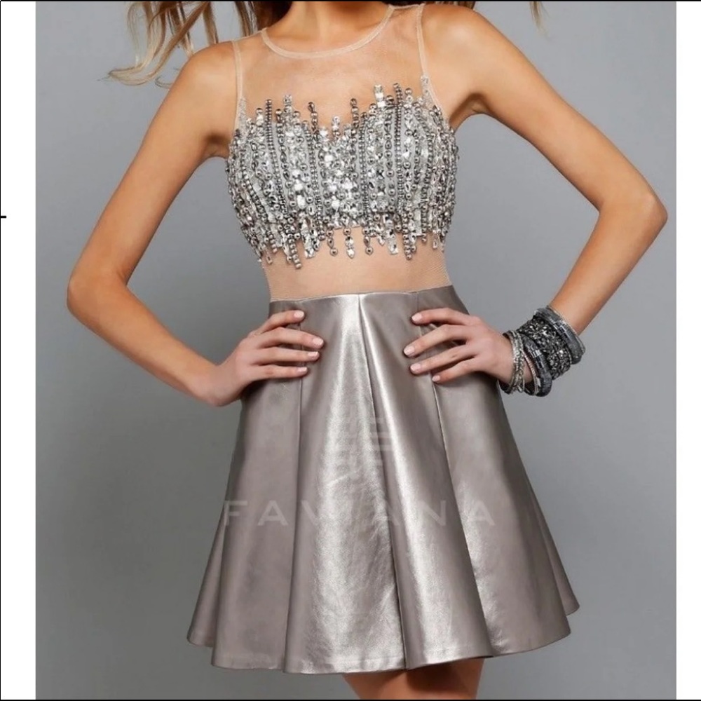 NWT Faviana prom dress silver leatherette